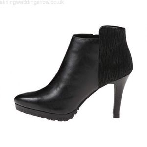 Tahari Gordon Bootie